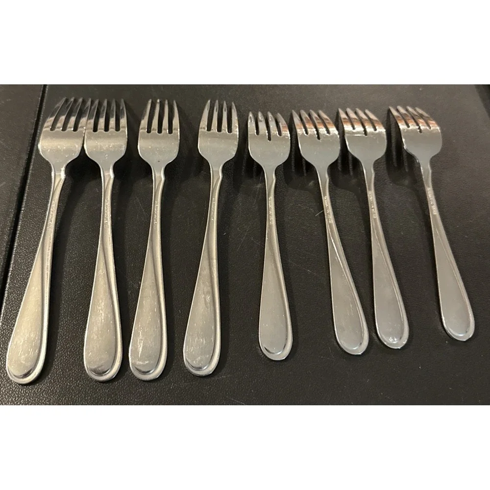 Oneida Satin Flight Stainless Steel Flatware 4 Salad 4 Dinner Forks Fork